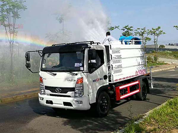 小型藍牌抑塵車 5方35米霧炮車