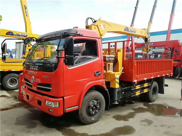 東風(fēng)福瑞卡藍(lán)牌隨車吊-徐工隨車吊